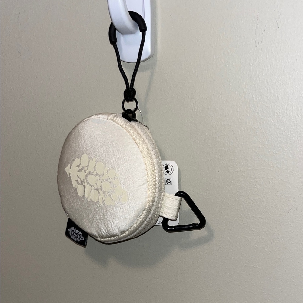 We The Free White Round Bag - Picture 3 of 3